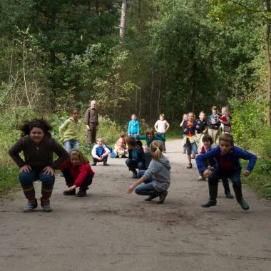 Huppelende kinderen