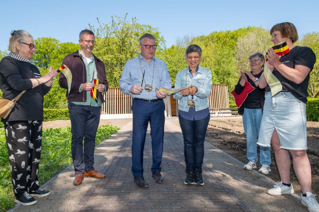 Opening Aspergepunt in het Hof van Coolhem te Puurs-Sint-Amands