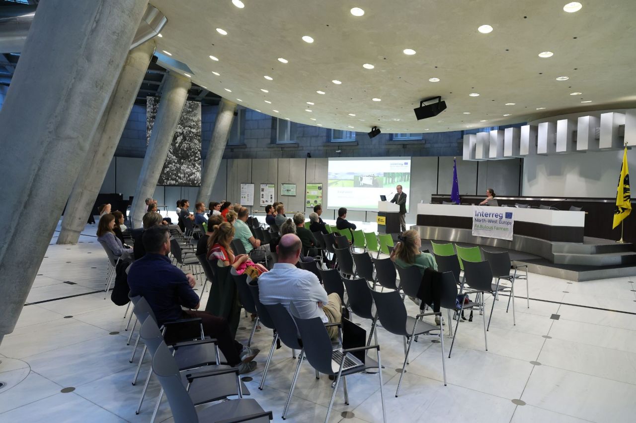 Sfeerbeeld slotconferentie FABulous Farmers Vlaams Parlement september 2023