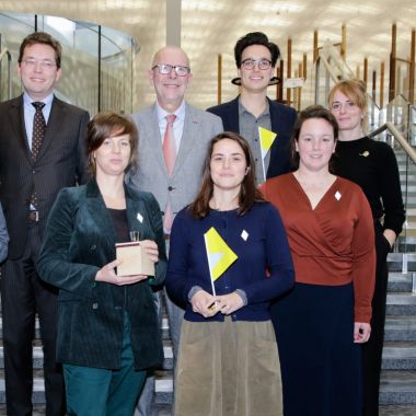 Gedeputeerde Luc Lemmens met de winnaar en laureaten Erfgoedprijs 2019