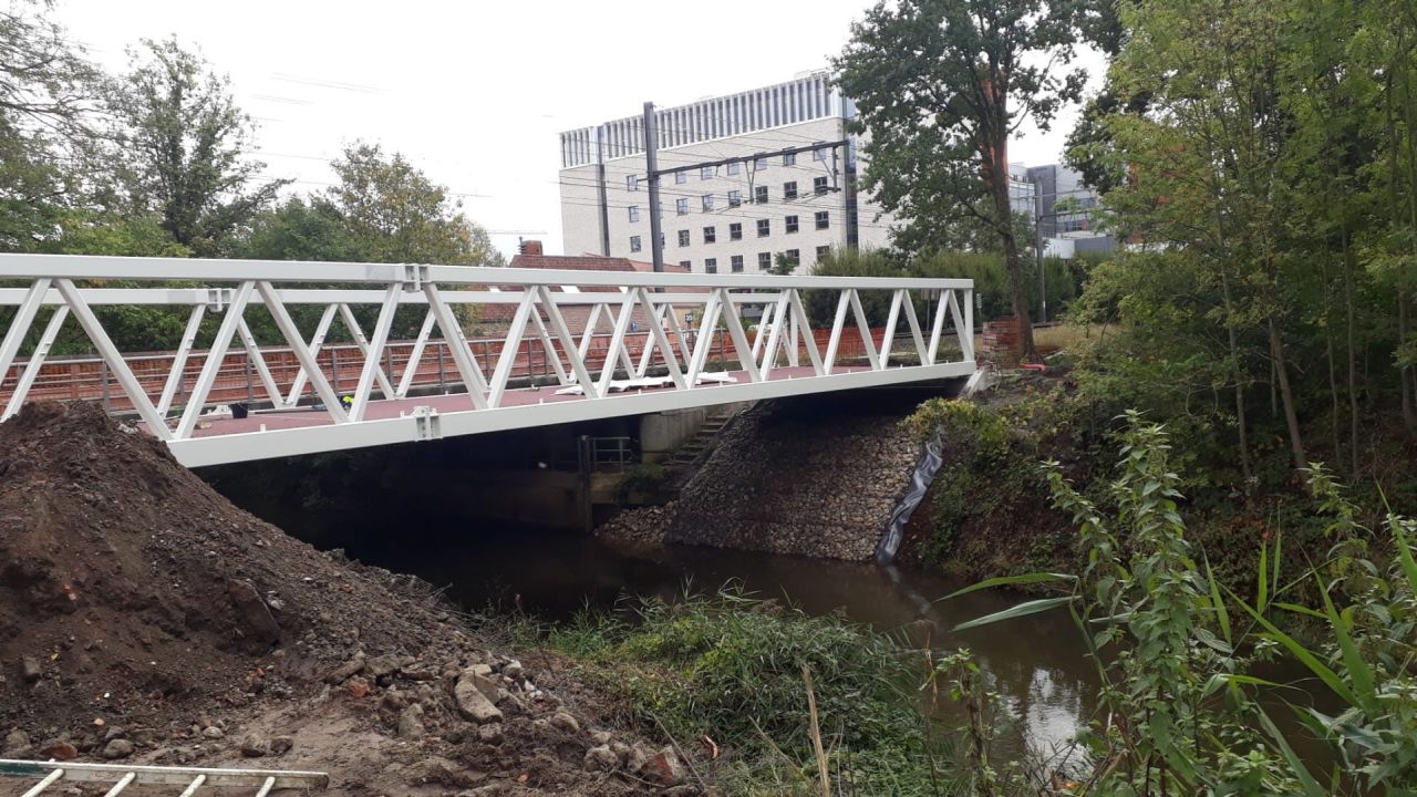 Fietsbrug over kleine Nete ter hoogte van Aveve