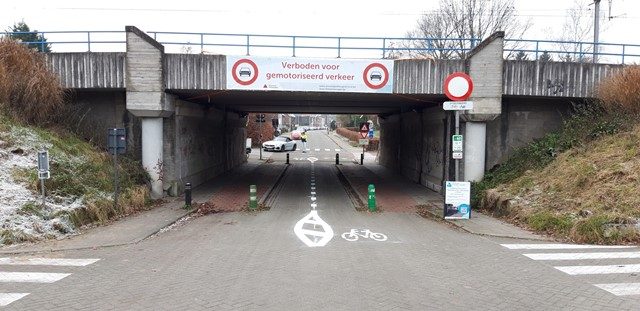 Proefopstelling aan Donderbrug in Hove