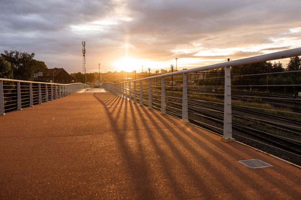Fietsbrug over sporen in Lier