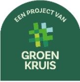 Een donkergroene, afgeronde vorm met de tekst 'Een project van', met daaronder het logo van Groen Kruis