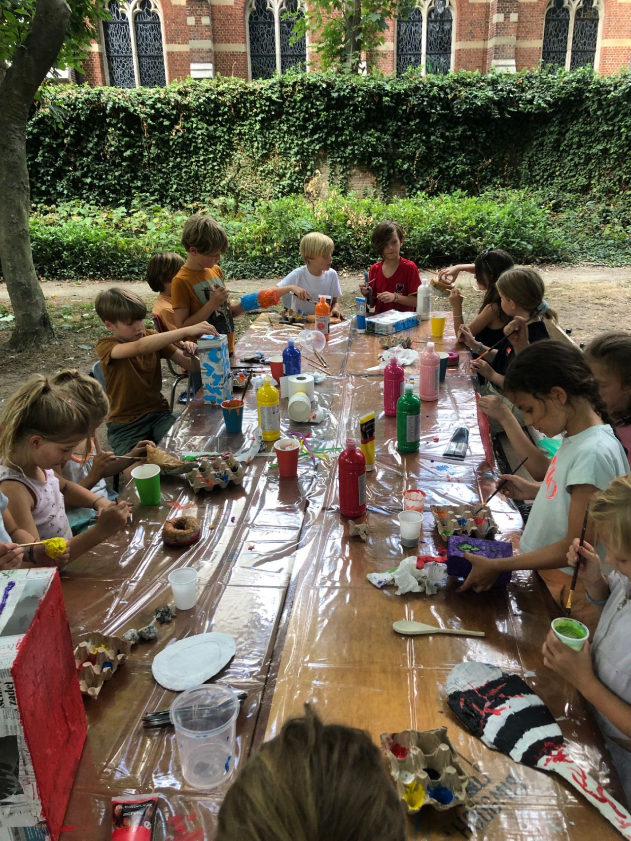 Kinderen knutselen