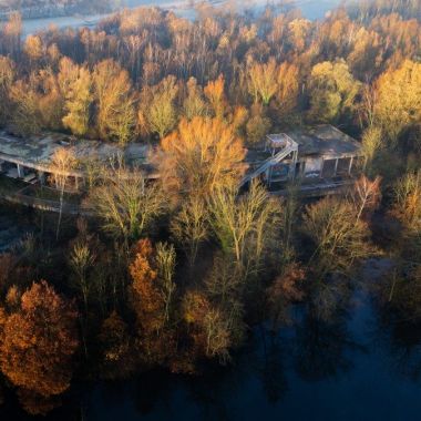 herfst op de hotelruïne