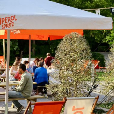 Bar Broek, taverne aan de speeltuin