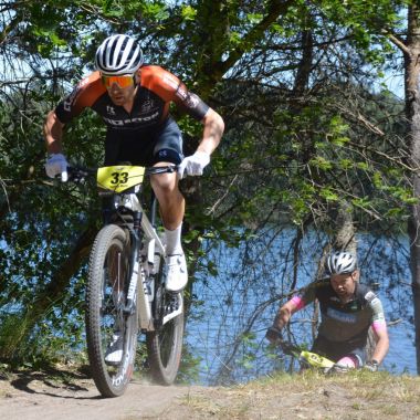 Coureurs op ATB cross