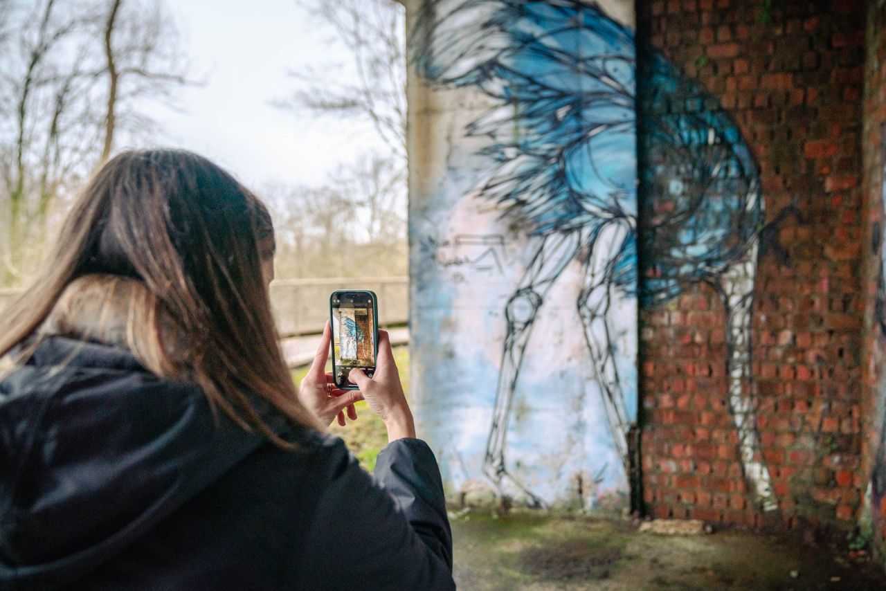 graffiti op de hotelruïne