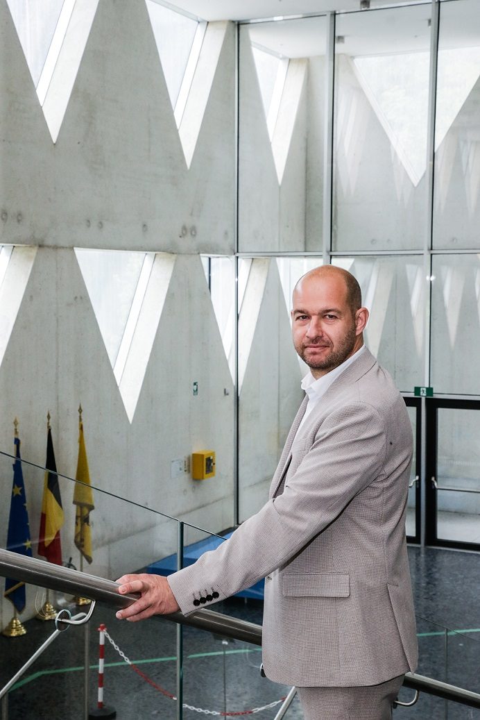 Maarten Puls op de trap