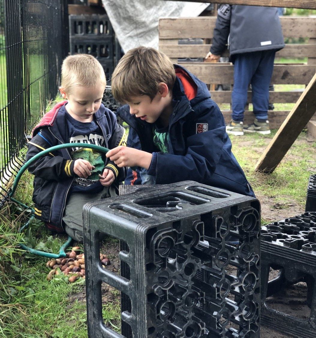 Loose parts play
