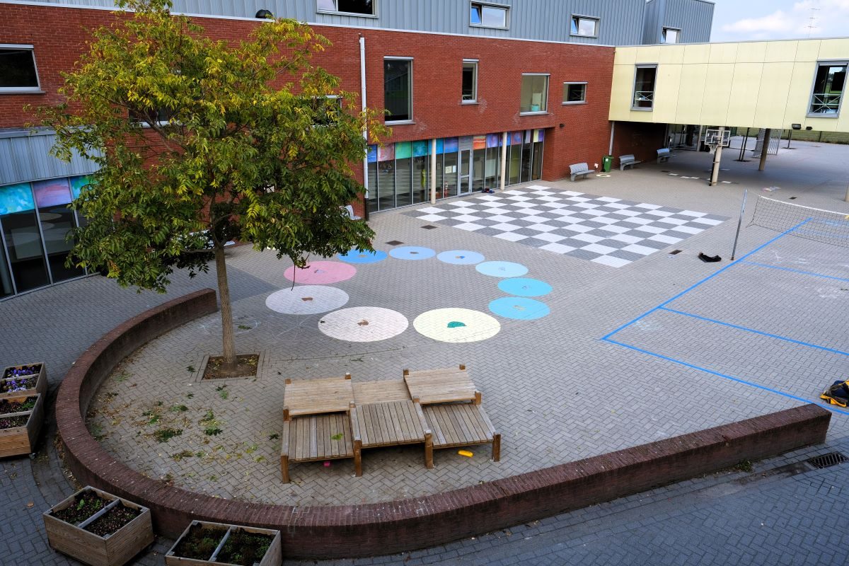 Voor Larum Geel