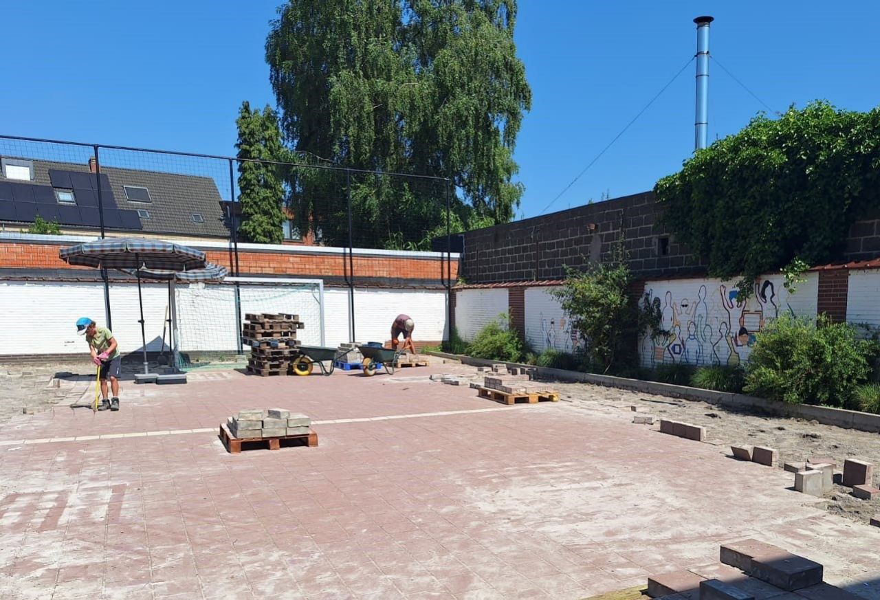 Ontharding op Sint-Montfort in Kontich