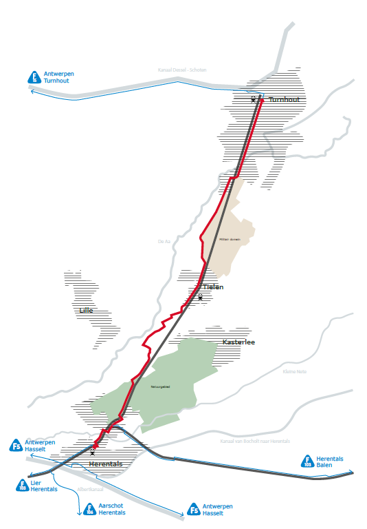 De rode lijn toont het traject van de autoluwe fietsroute langs de spoorlijn