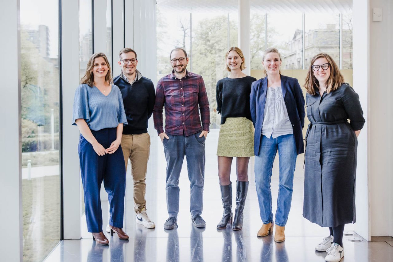 De collega's van Steunpunt Ruimte staan voor je klaar. Van links naar rechts; Karine Blauw, Jannes Vercammen, Ward Joppen, Tinne Hoskens, Tine Van Hoof, Tine Van Passel